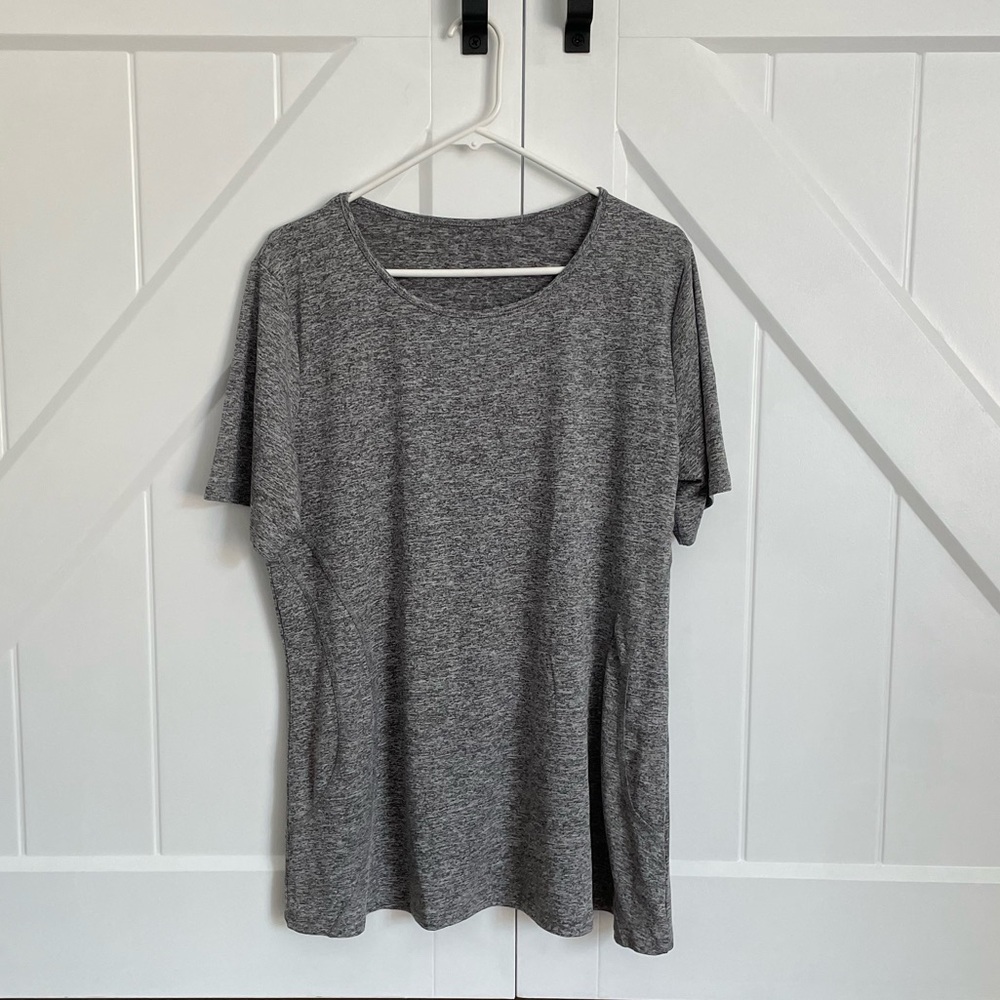 Short Sleeve Activewear/Sportswear. 100% Polyester.